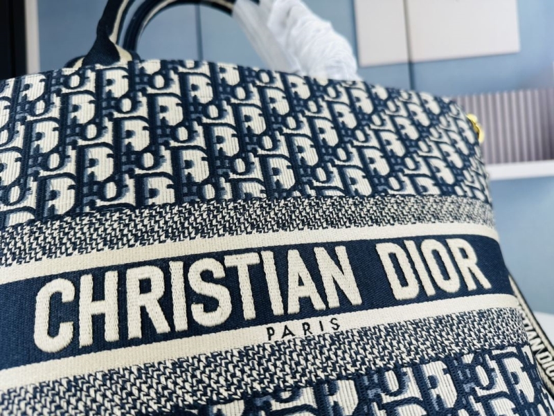 Dior Shopping Bags